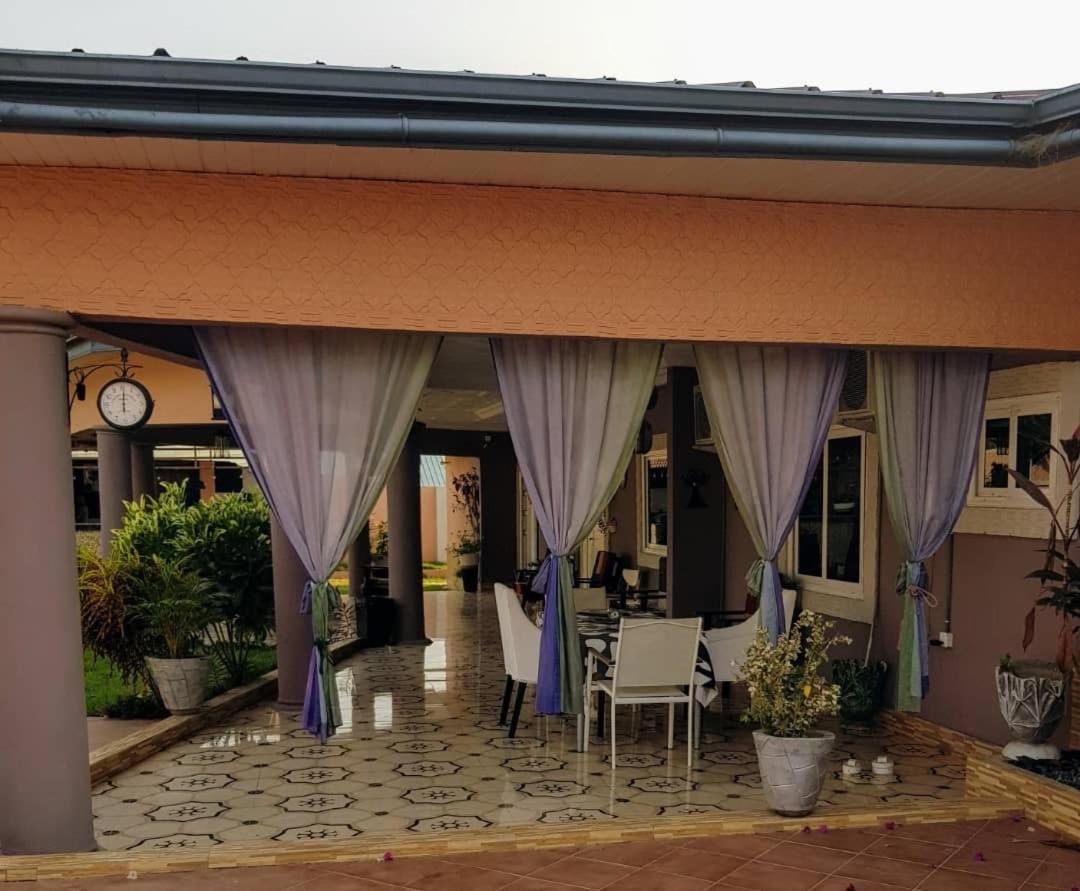 Nana Adu Guest House Koforidua Exterior foto